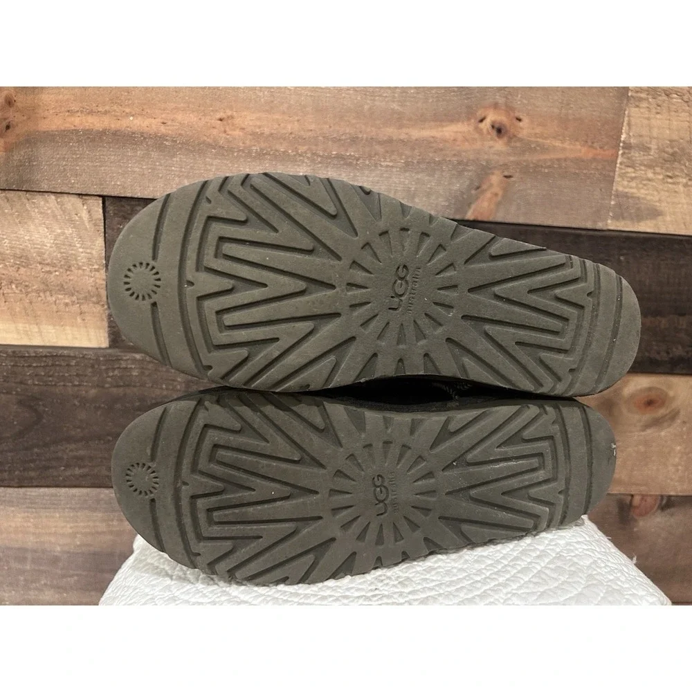 UGG Classic Short Leather Boot Womens Size 9 Black Sherpa Lined 1005372 - Picture 8 of 11